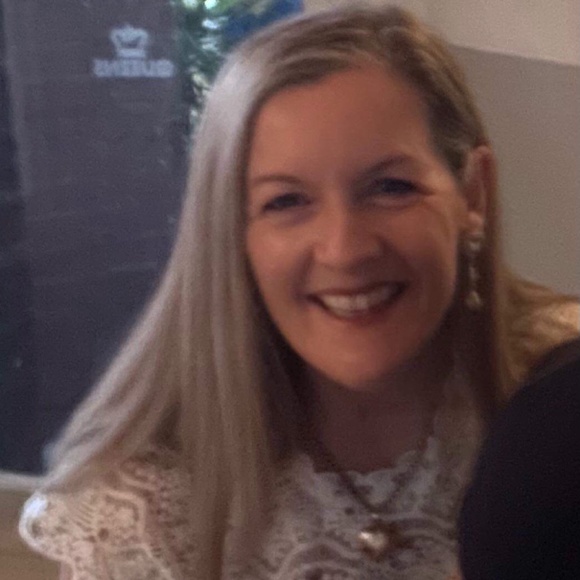 Meet your POSH AMBASSADOR Chrissy - Picture 1 of 3